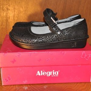 New with tags 7.5 Alegria Mary Janes